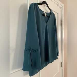 H&M teal blouse